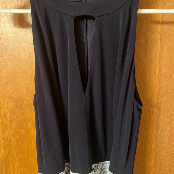 LIKE NWOT VINCE CAMUTO SIZE 2 FLORAL MAXI KEYHOLE BELTED DRESS - Picture 6 of 6